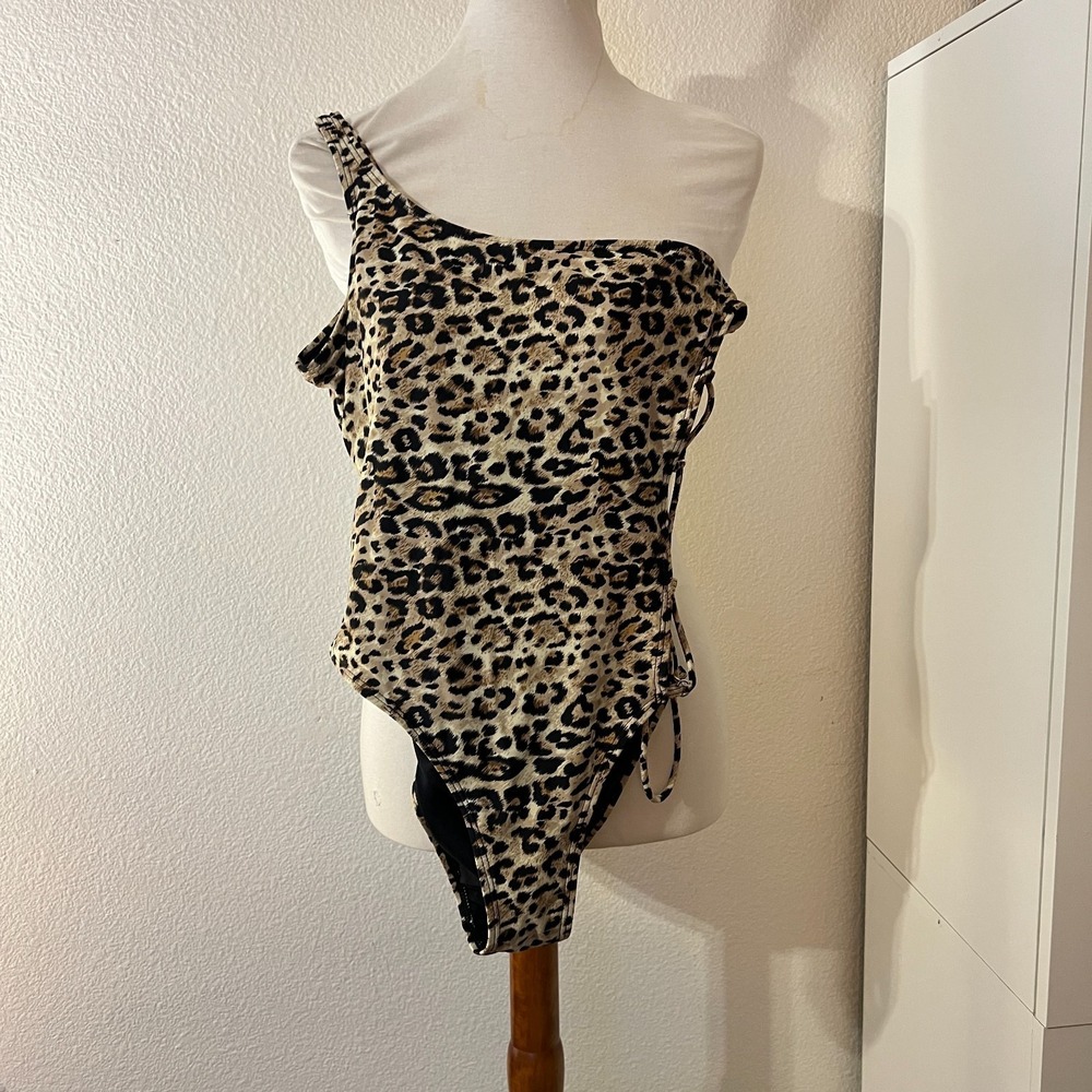 Fashion Nova Womens Leopard Off Shoulder Slit One‎ Piece Bathing Suit Sz L Sexy